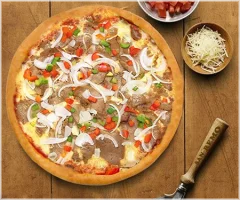 Met donervlees, paprika en ui